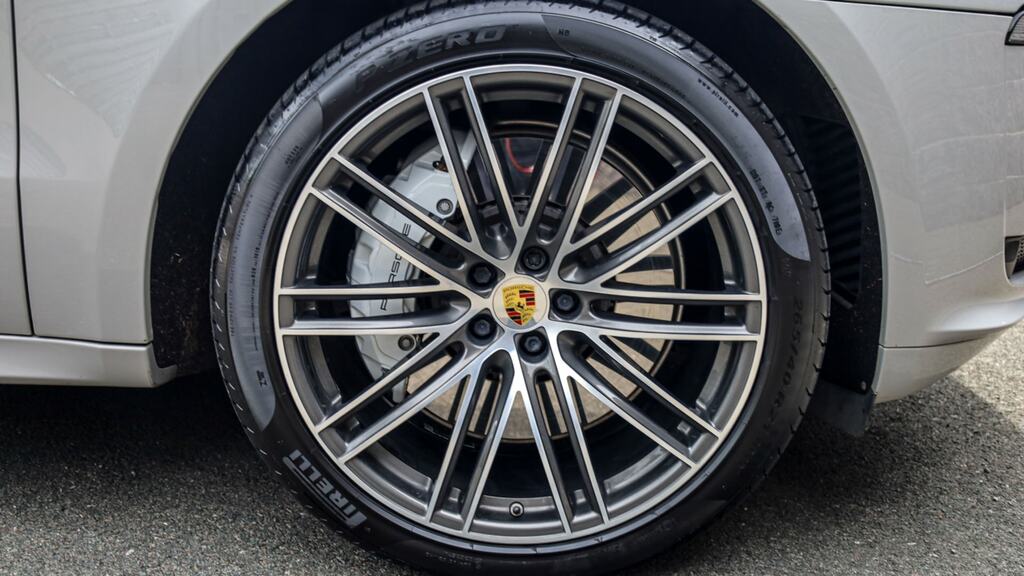 Porsche Macan Turbo Pdk Grey #6
