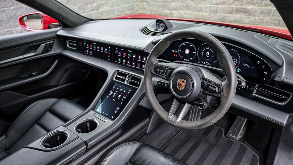 Porsche Taycan 560Kw Turbo S 93Kwh Red #3