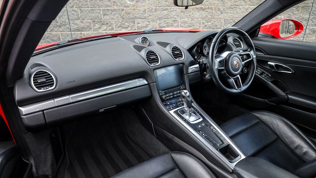 Porsche 718 Cayman 2L Null Silver #8