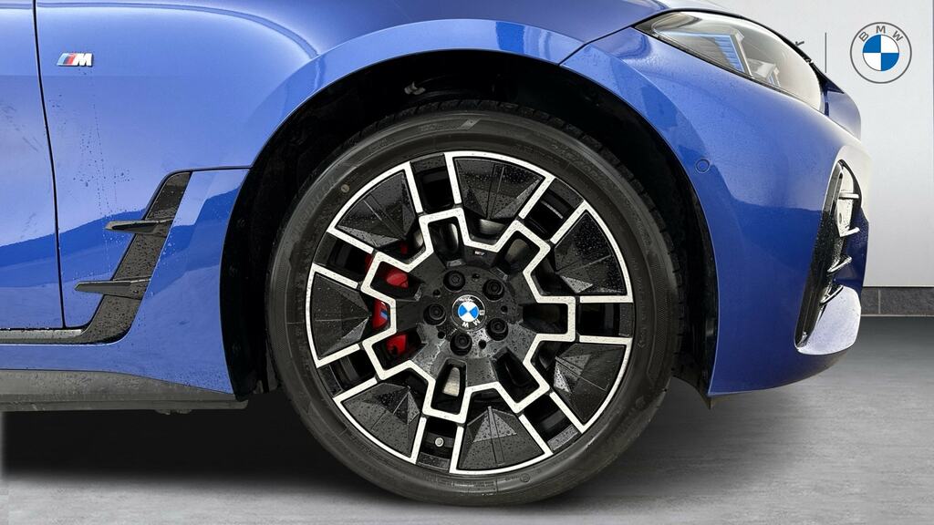 BMW i4 Edrive40 M Sport Red #14