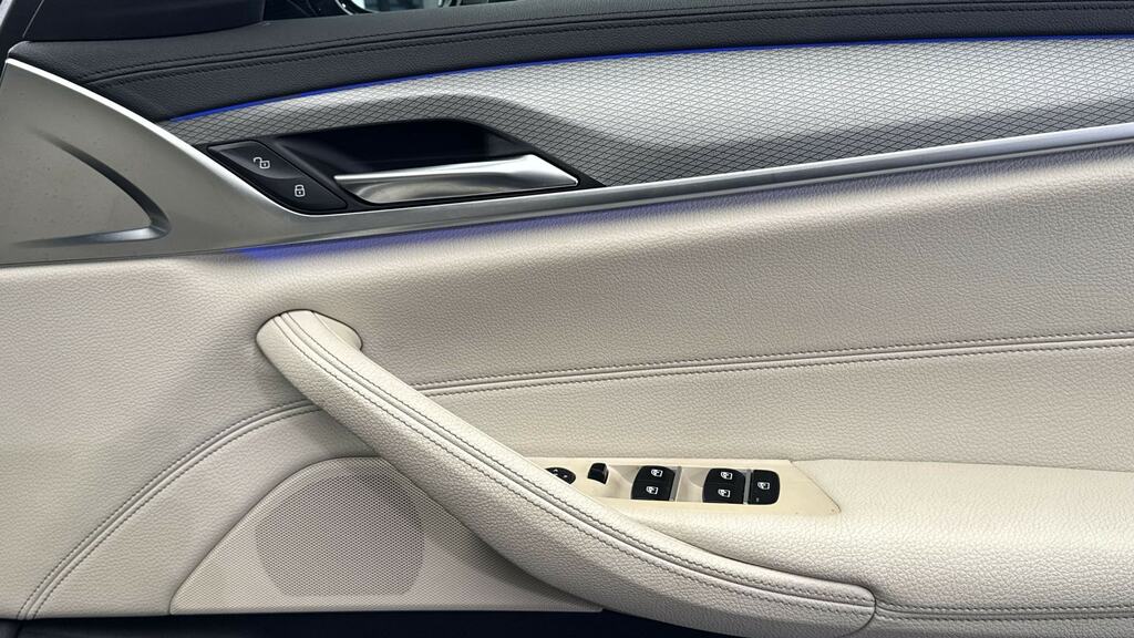 BMW 5 Series Saloon Grey #20