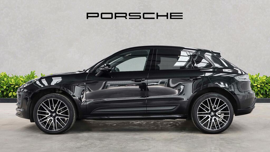 Porsche Macan 5dr Pdk Black #5