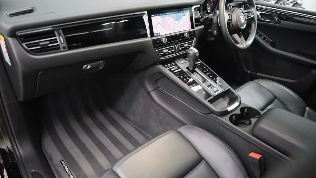 Porsche Macan 5dr Pdk Black #3