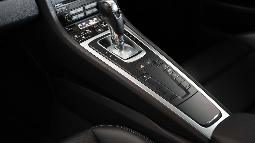 Porsche 718 Cayman Gt4 Black #23