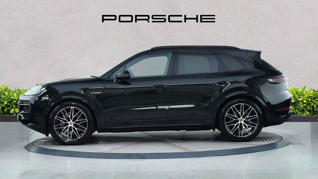 Porsche Cayenne E-hybrid Black Edition Tiptronic S Black #4