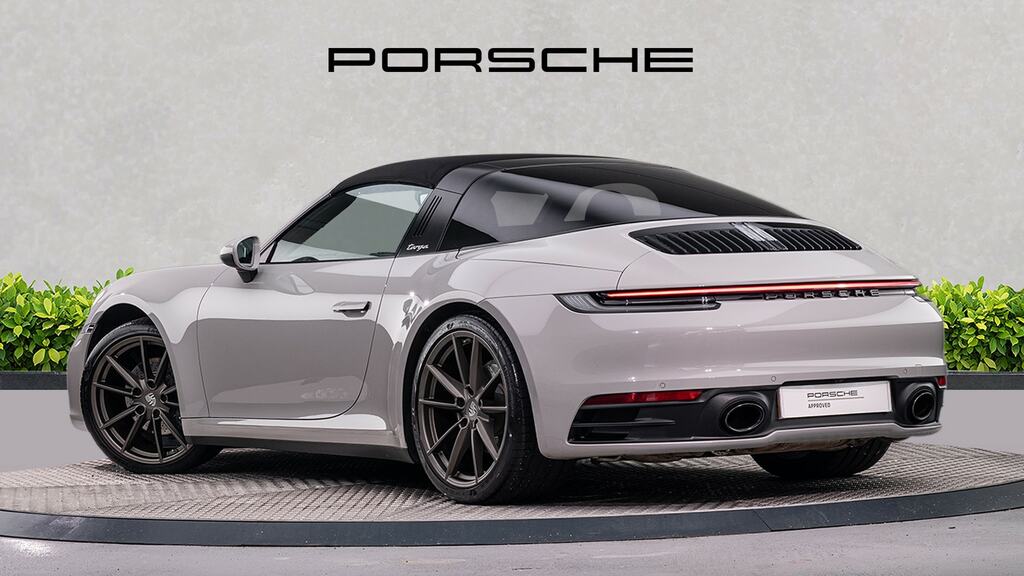 Porsche 911 Gt3  #8