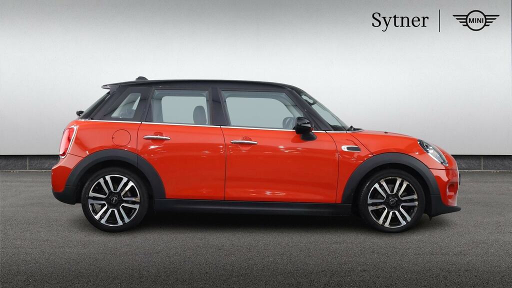 Mini Hatch 1.5 Cooper Classic II Comfortnav Pack Orange #3