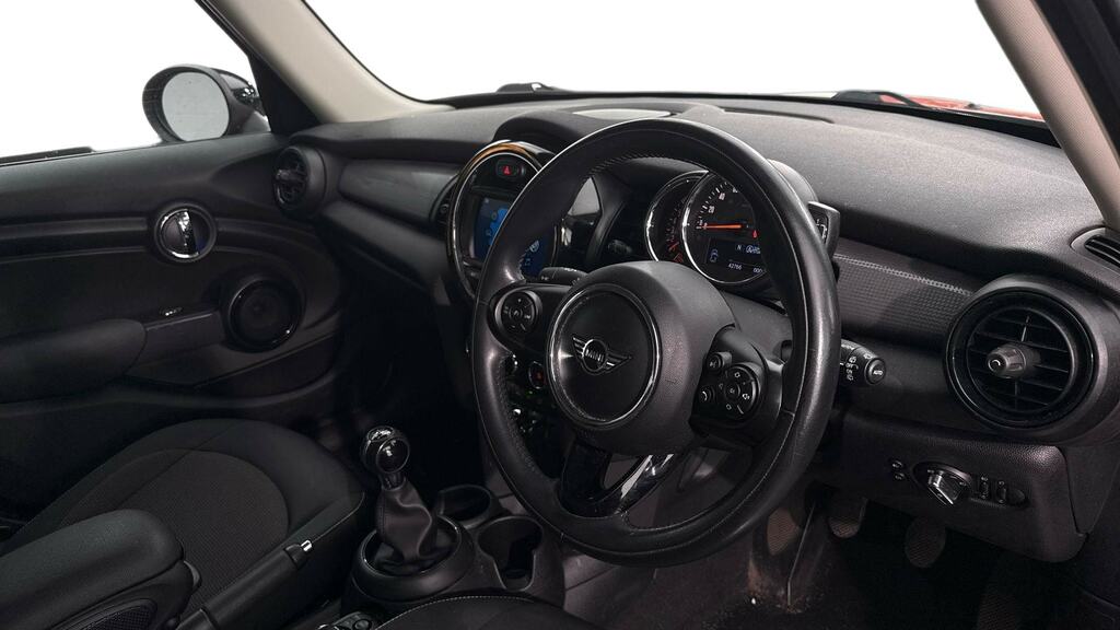 Mini Hatch 1.5 Cooper Classic II Comfortnav Pack Orange #6