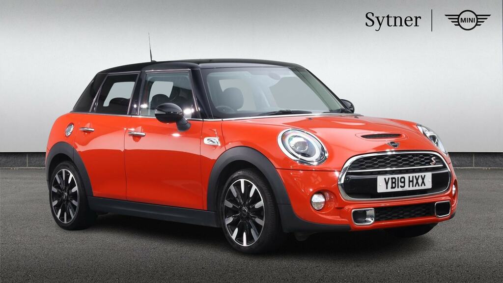 Mini Hatch 2.0 Cooper S Exclusive II Comfortnav Pack Orange