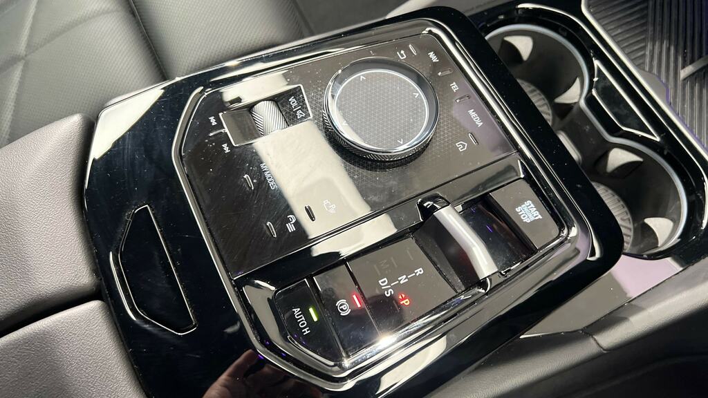 BMW 5 Series Saloon Grey #10