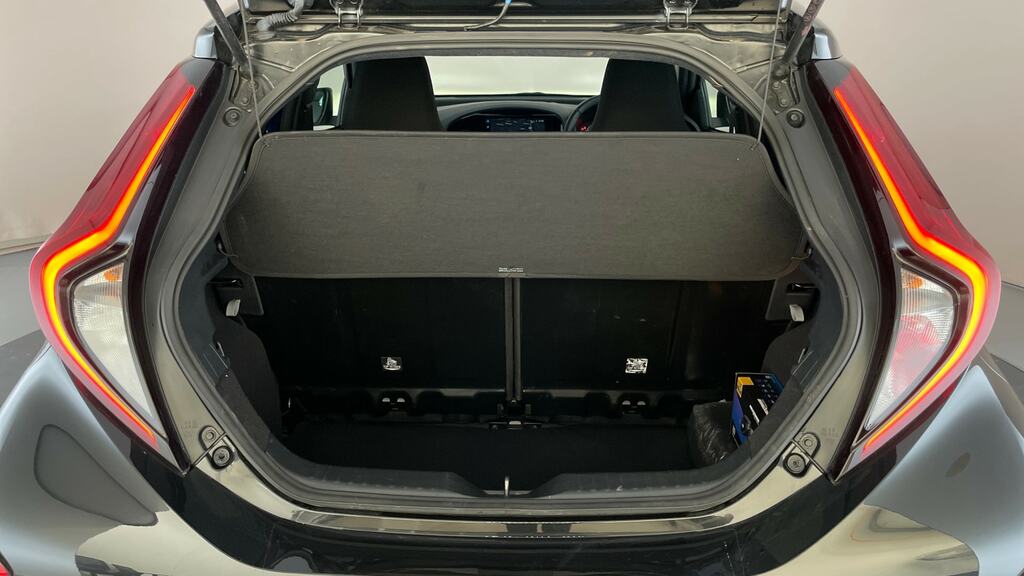 Toyota Aygo X Edge Automatic Beige #22
