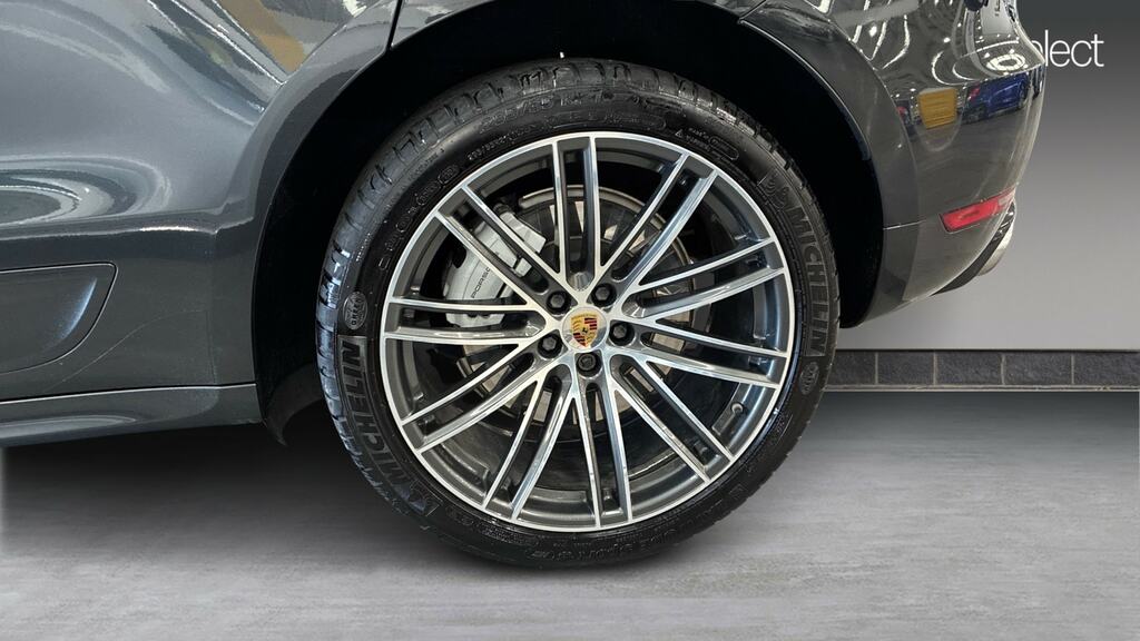 Porsche Macan Turbo Pdk Black #23