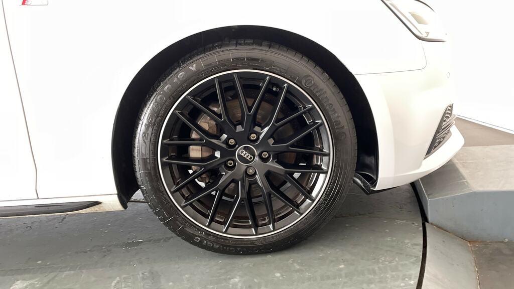 Audi A4 Avant S Line White #23