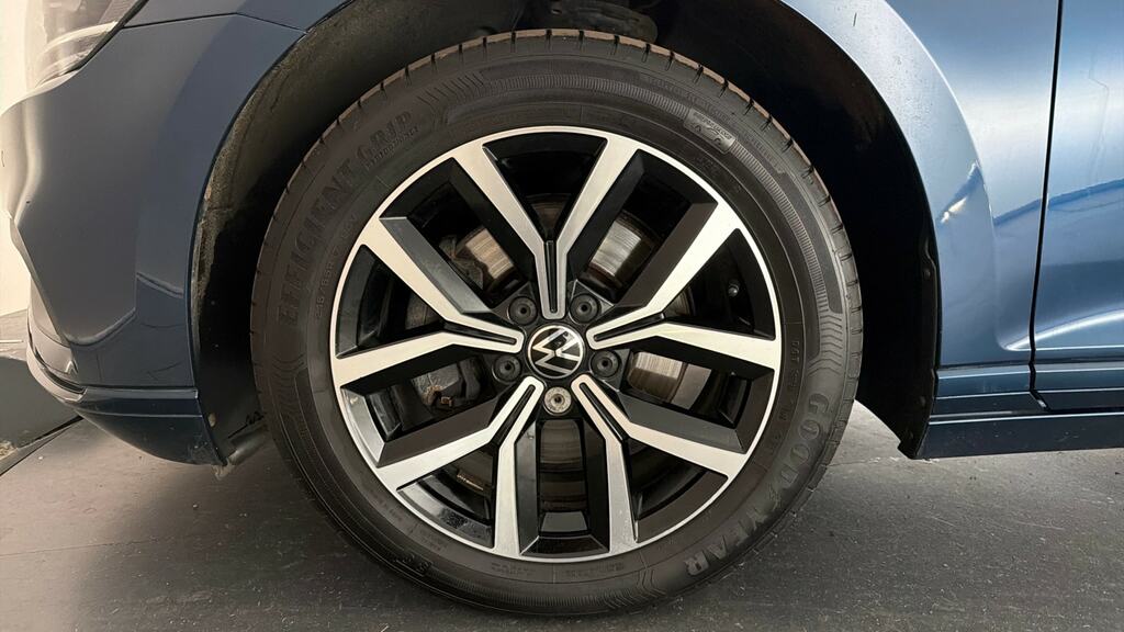 Volkswagen Passat Gte White #24