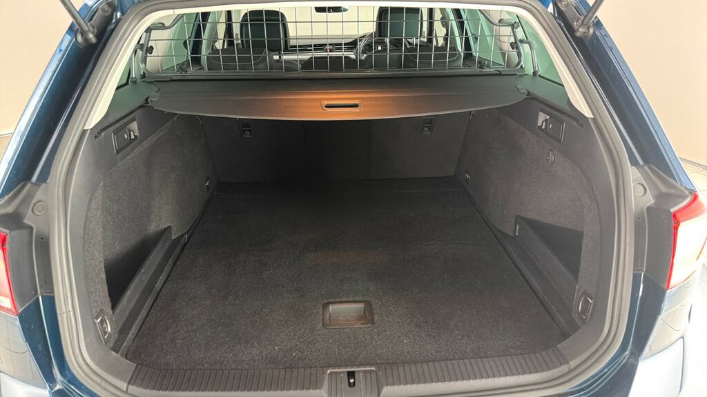 Volkswagen Passat Gte White #22