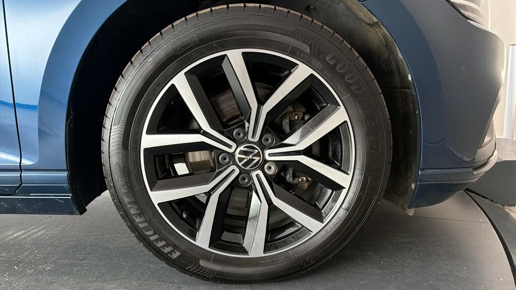 Volkswagen Passat Gte White #23