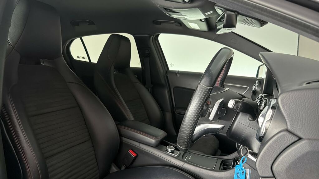 Mercedes-Benz GLA Class Diesel Black #10