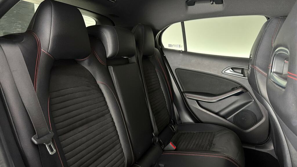 Mercedes-Benz GLA Class Diesel Black #12