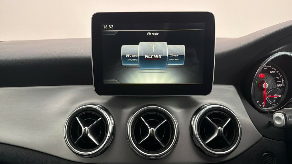 Mercedes-Benz GLA Class Diesel Black #7