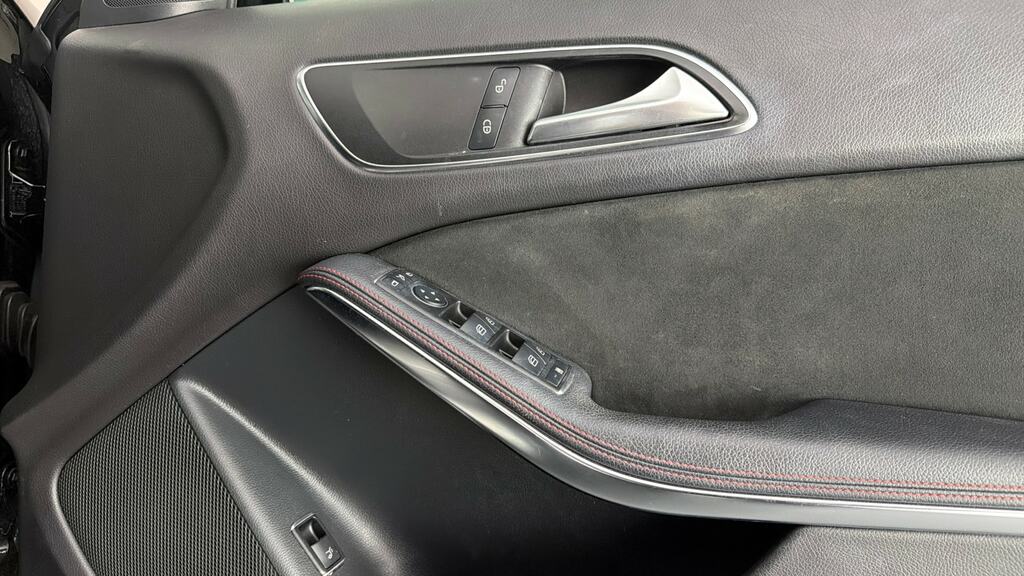 Mercedes-Benz GLA Class Diesel Black #21