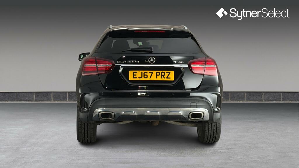 Mercedes-Benz GLA Class Gla 200D 4Matic Amg Line Premium Black #5