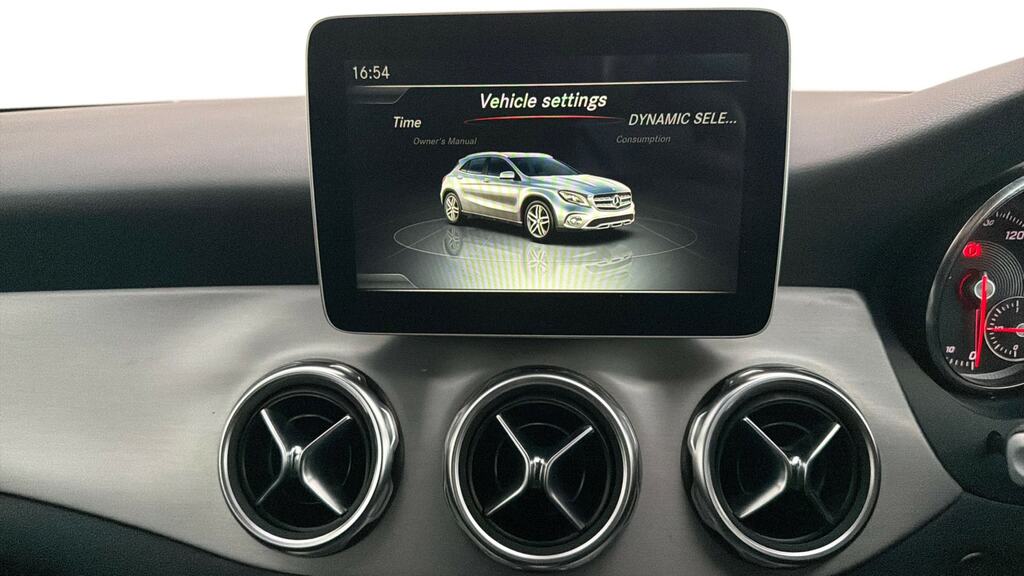 Mercedes-Benz GLA Class Diesel Black #15