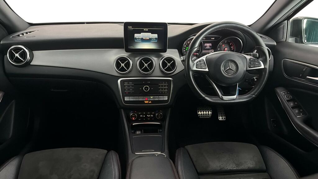 Mercedes-Benz GLA Class Gla 200D 4Matic Amg Line Premium Black #6