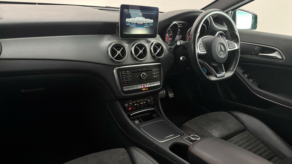 Mercedes-Benz GLA Class Diesel Black #11