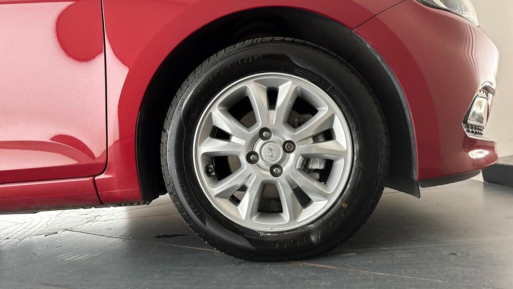 Hyundai I20 Hatchback Silver #23