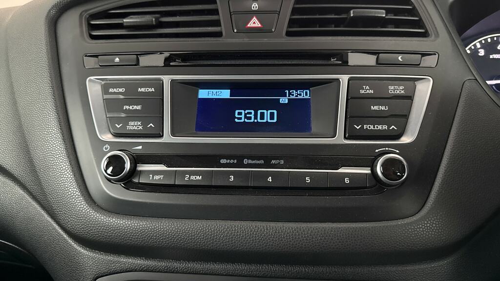 Hyundai I20 Hatchback Silver #19