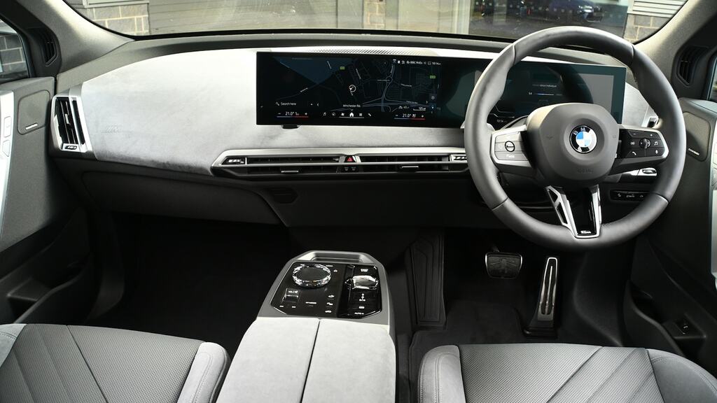 BMW iX 400Kw Xdrive60 M Sport 112Kwh Skylounge Black #4
