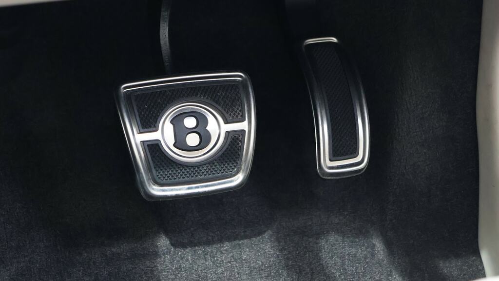 Bentley Bentayga Azure V8 #30