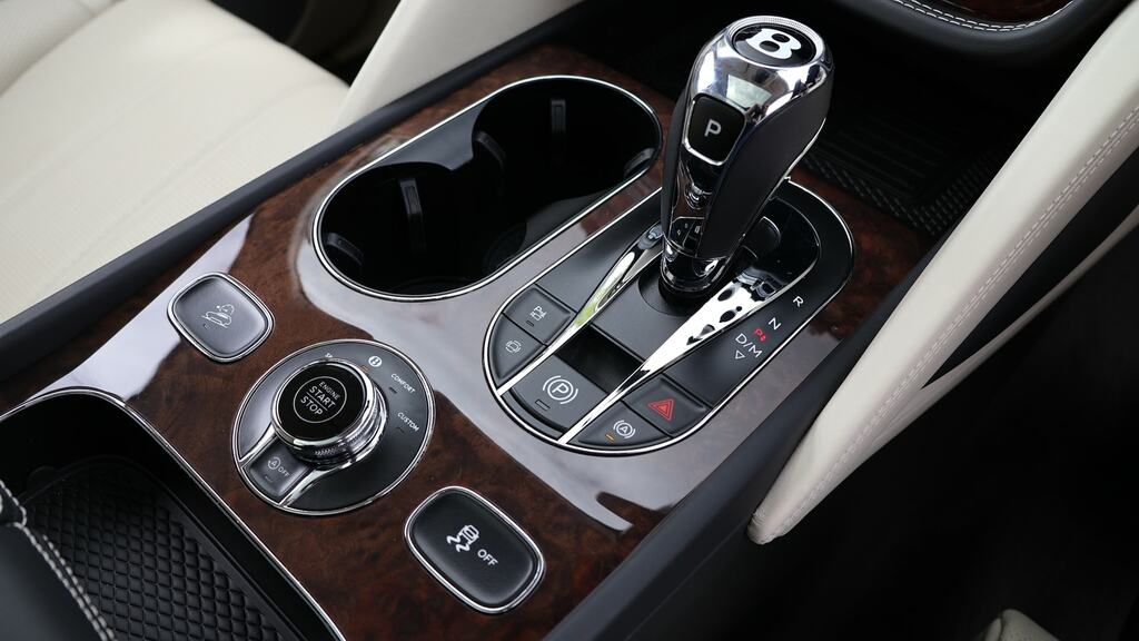 Bentley Bentayga Azure V8 #13