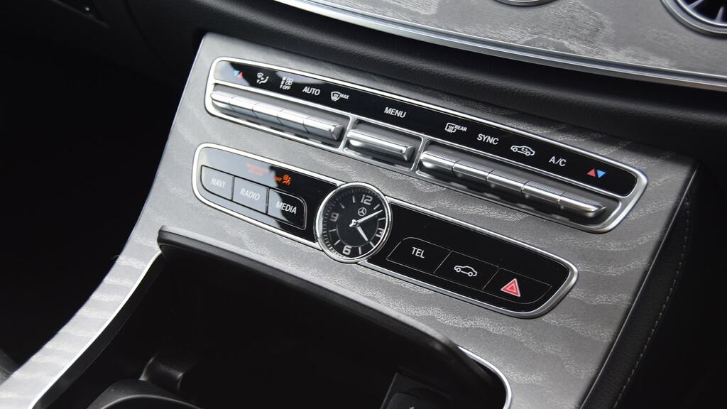 Mercedes-Benz CLS 4Matic Plus Premium Plus Black #17