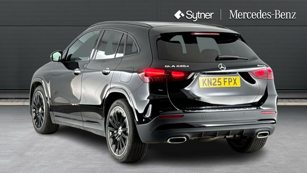 Mercedes-Benz GLA Class Gla 220D 4Matic Amg Line Premium Plus KN25FPX Black #2