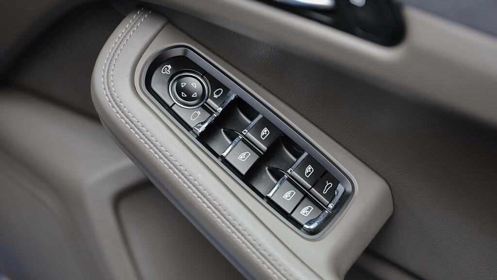 Porsche Macan S Pdk YNZ9641  #24