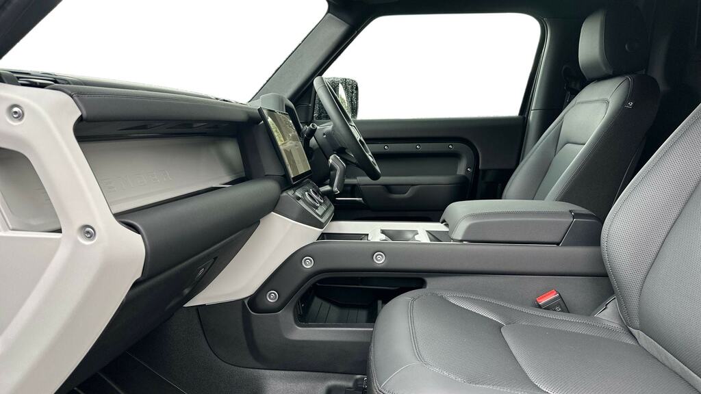 Land Rover Defender 90 3.0 D250 Hard Top S Black #3