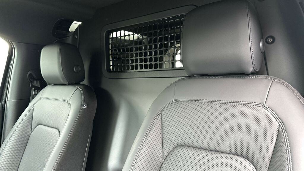 Land Rover Defender 90 3.0 D250 Hard Top S Black #4