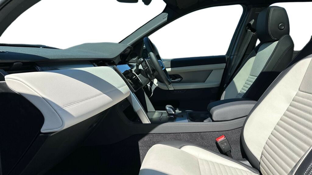 Land Rover Discovery Sport 1.5 P270e Landmark 5 Seat DE26EPJ Black #3