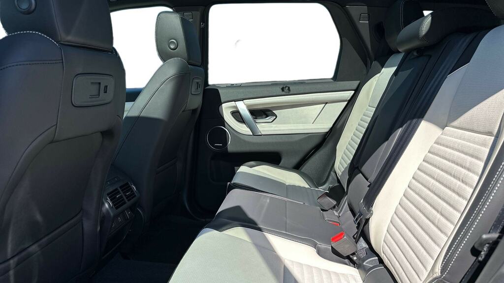 Land Rover Discovery Sport 1.5 P270e Landmark 5 Seat DE26EPJ Black #4