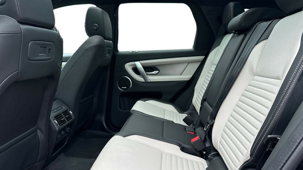 Land Rover Discovery Sport 1.5 P270e Landmark 5 Seat DE26EPU Black #4