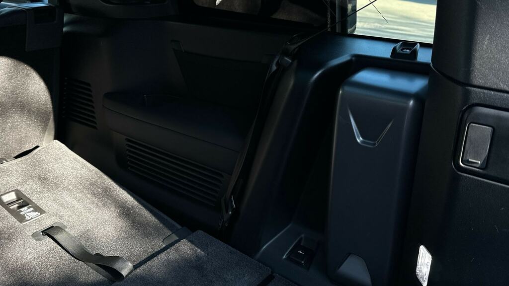 Land Rover Defender 130 X-dynamic Hse Black #43