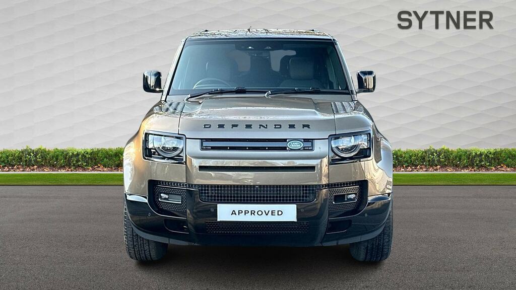 Land Rover Defender 130 X-dynamic Hse Black #7