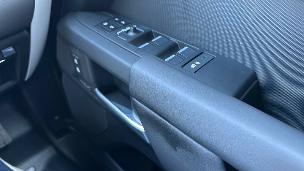 Land Rover Defender 130 X-dynamic Hse Black #25