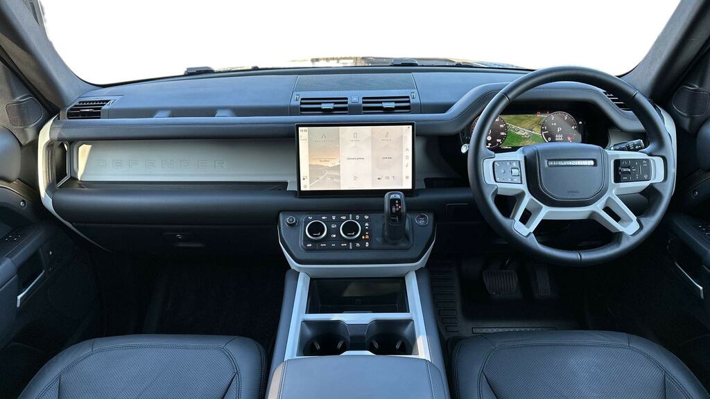 Land Rover Defender 130 X-dynamic Hse Black #9