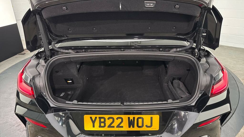 BMW 8 Series 840D Xdrive Green #16