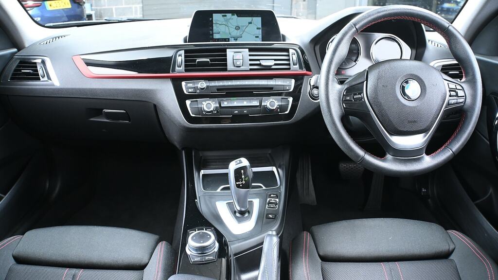BMW 1 Series 118I 1.5 Sport Nav Step Black #4
