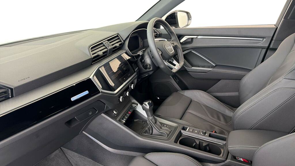 Audi Q3 35 Tfsi Black Edition S Tronic Tech Pack White #2