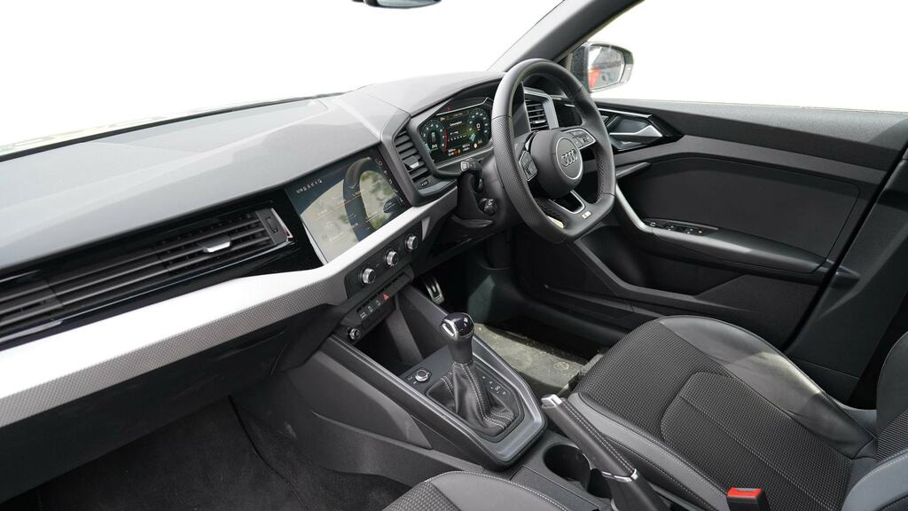 Audi A1 35 Tfsi Black Edition S Tronic YG75EFK Green #2