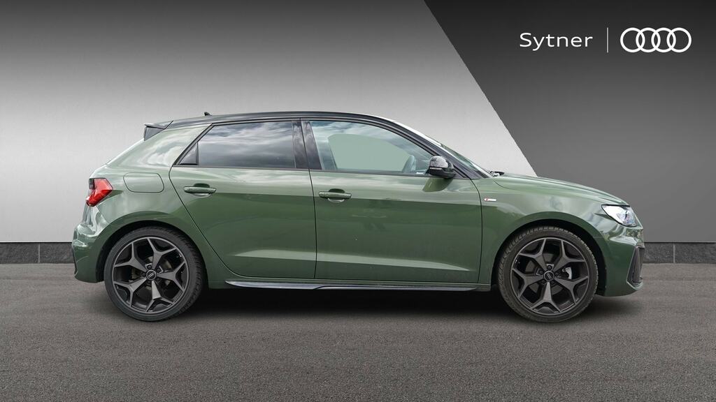 Audi A1 35 Tfsi Black Edition S Tronic YG75EFK Green #4